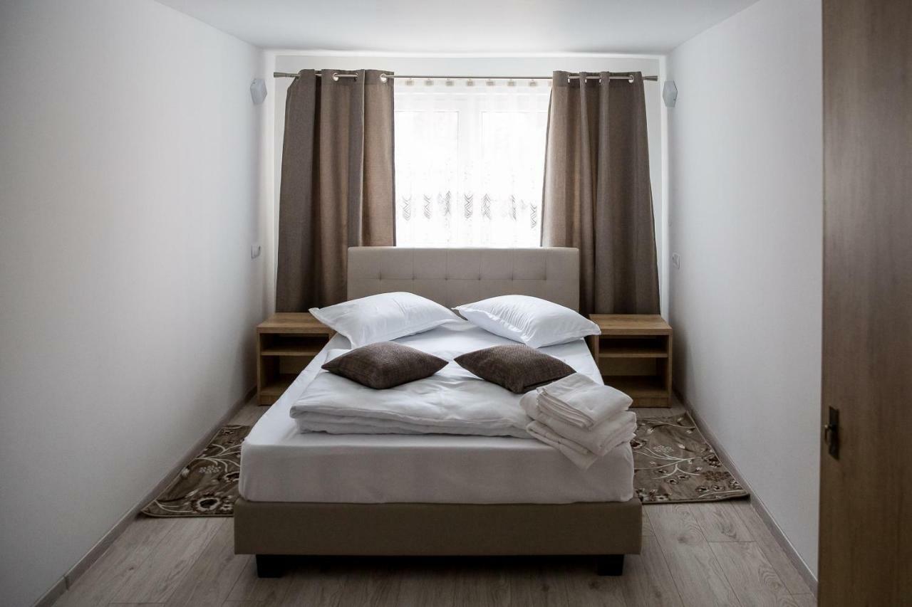 Casa Burduhos Hotel Câmpulung Moldovenesc Buitenkant foto