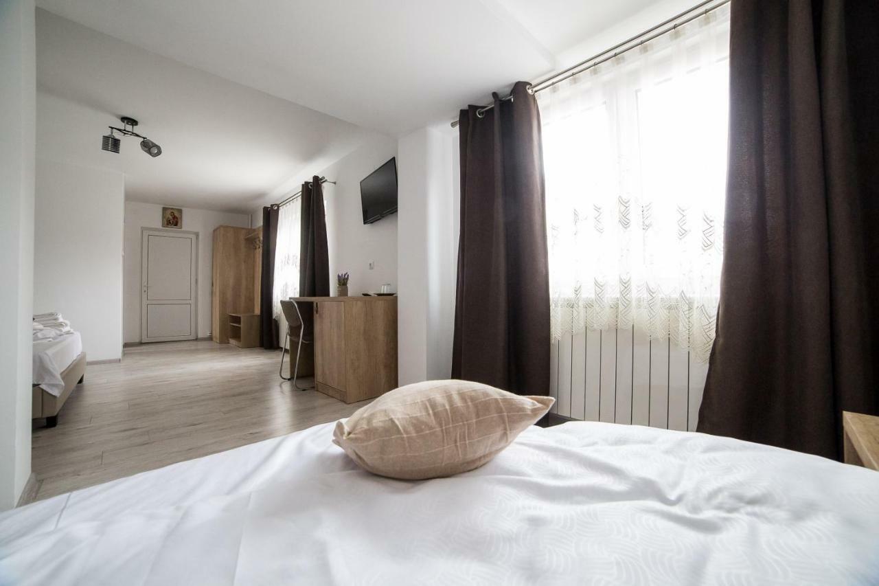 Casa Burduhos Hotel Câmpulung Moldovenesc Buitenkant foto