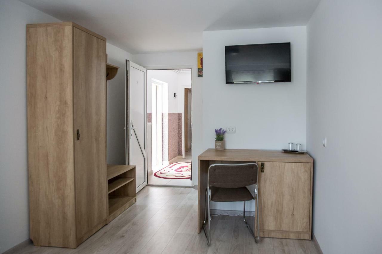 Casa Burduhos Hotel Câmpulung Moldovenesc Buitenkant foto