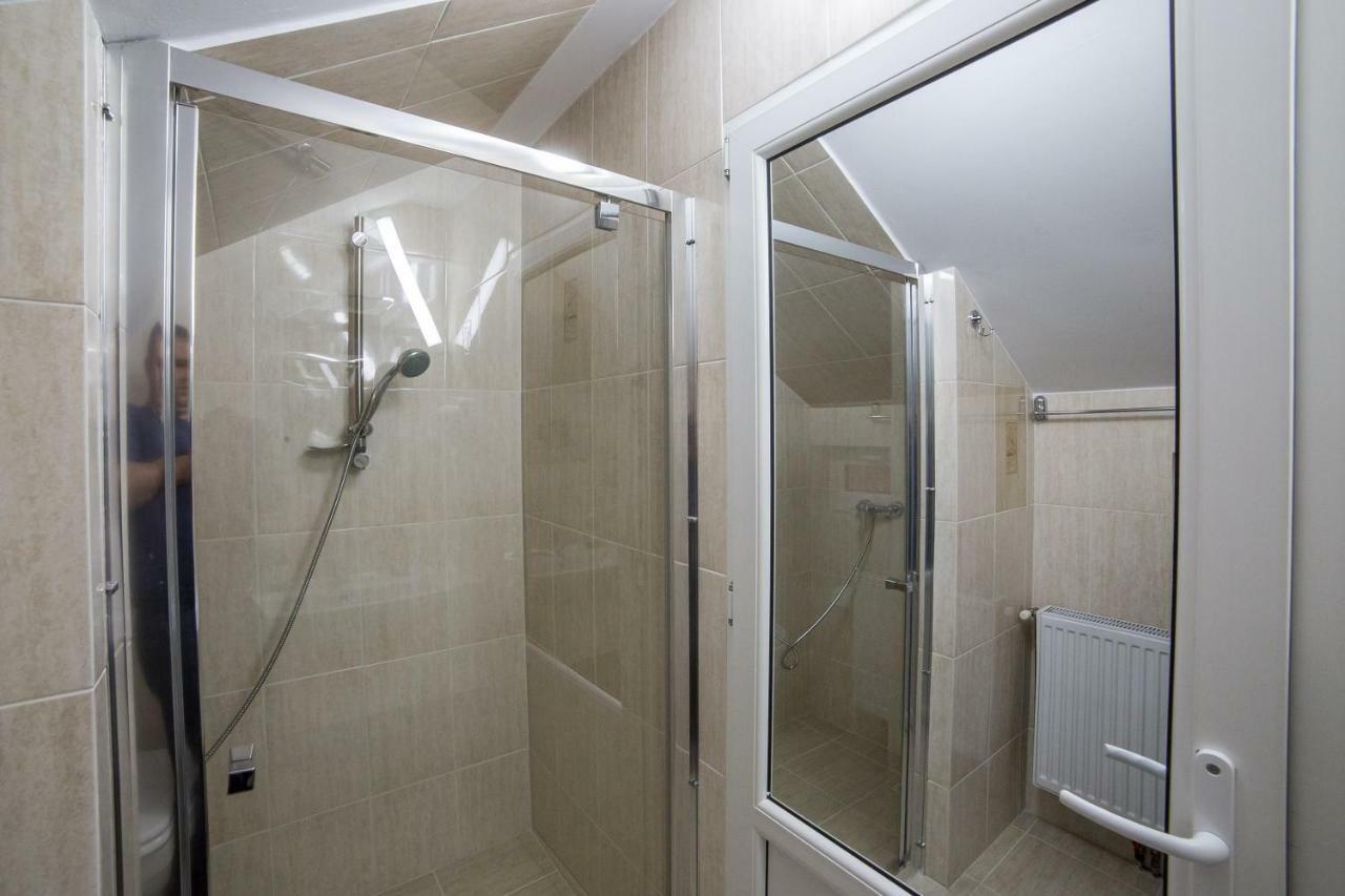 Casa Burduhos Hotel Câmpulung Moldovenesc Buitenkant foto