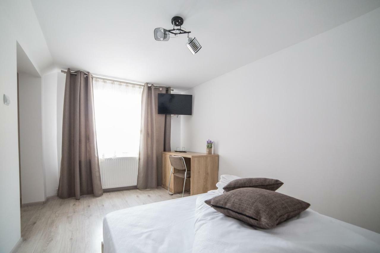 Casa Burduhos Hotel Câmpulung Moldovenesc Buitenkant foto